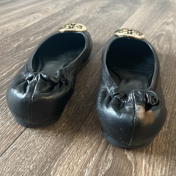 Tory Burch Gold Logo Miller Black Leather Ballet Flats in Size 6 - Picture 7 of 8